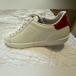 Gucci Ace Interlocking G Leather Sneaker